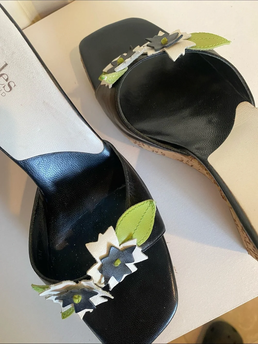 Charles By Charles David chic black